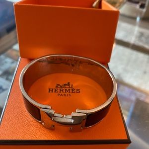 AUTHENTIC Hermès H Wide Enamel Clic Clac Bracelet.